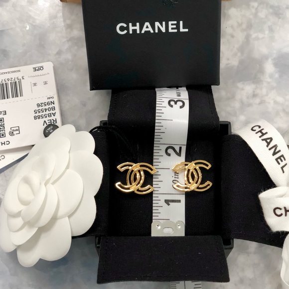 NEW Obazine Chanel CC Gold Color Earrings - Picture 6 of 15